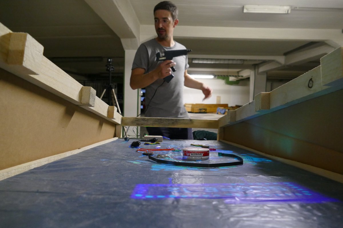 thomasimmich's tweet photo. Nur noch 6 Plätze frei 🙀! Kommt zu unserem #Binball Meetup bei @centigradegmbh am kommenden Montag Abend und seht was man aus der Kombi: "Müll, Müllsack, #Arduino, #Unity3D und #ShortThrow Beamer" so alles zaubern kann: https://t.co/9NLYWFYlrX https://t.co/ultAbfSxzz