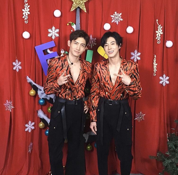 yc026218's tweet image. #FNS歌謡祭 本当に素敵だったなー。
Gulityの激しいダンスと、見上げてごらん夜の星を、の難しい歌も良かった！！さすがの歌番組だな。
また、東方神起を出演させてください！！お願いします。
#FNS東方神起楽しみ
#東方神起