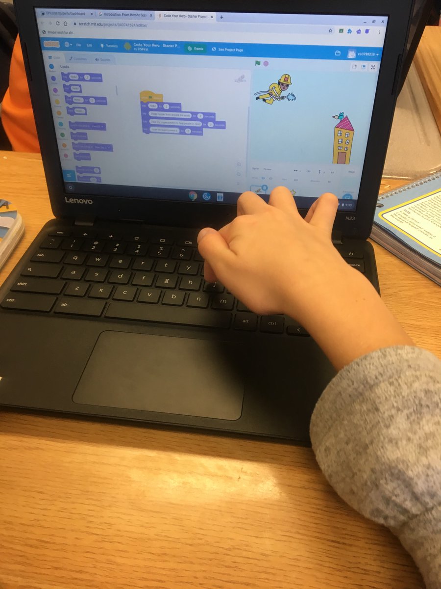 MrsOhinski's tweet photo. Today we are taking part in Hour of Code! Our grade 4’s and 5’s are rocking this coding and working together to learn new things! Way to go! @StJosephDPCDSB @DPTechTeam #HourofCode2019  @CinBell24 https://t.co/l2SNuMlFXq