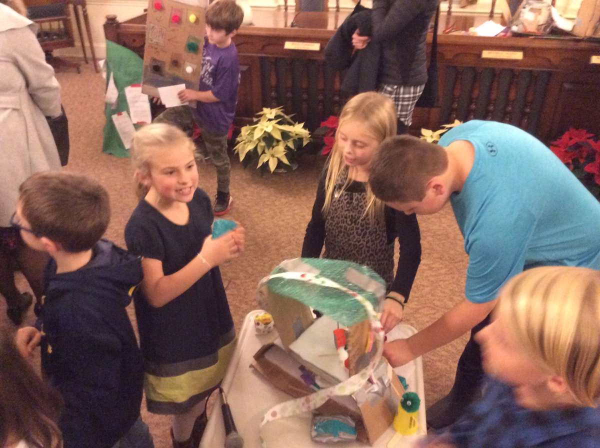 AndrewRatke's tweet photo. Tejchma Turtles are back at G.H. City Hall to present their creative solutions. Ss present ideas for new events that would bring community memebers downtown to support local businesses. Second graders rocked their presentations. @ghschools @ghapspeach @GHAChamber https://t.co/4bLpjyUrmi