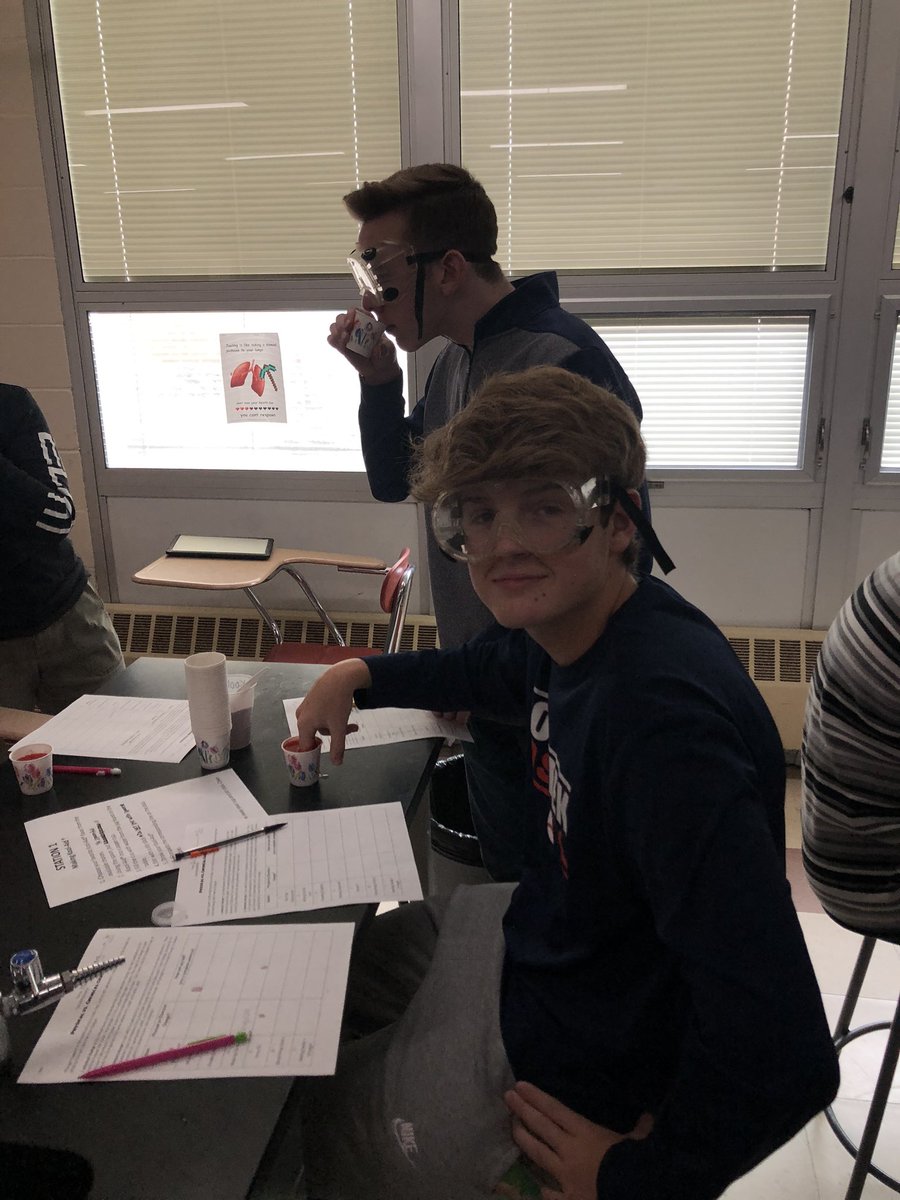 NP_AEast's tweet photo. Learning the difference between physical and chemical changes by burning magnesium, mixing vinegar & baking soda, making Koolaid, and blowing bubbles!! #NewPalProud #ChemRules 🤓 https://t.co/oiV7LCKEXj