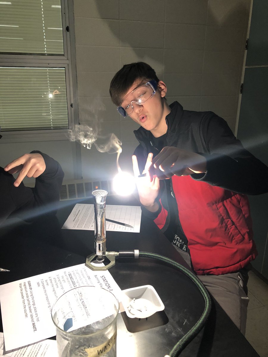 NP_AEast's tweet photo. Learning the difference between physical and chemical changes by burning magnesium, mixing vinegar & baking soda, making Koolaid, and blowing bubbles!! #NewPalProud #ChemRules 🤓 https://t.co/oiV7LCKEXj