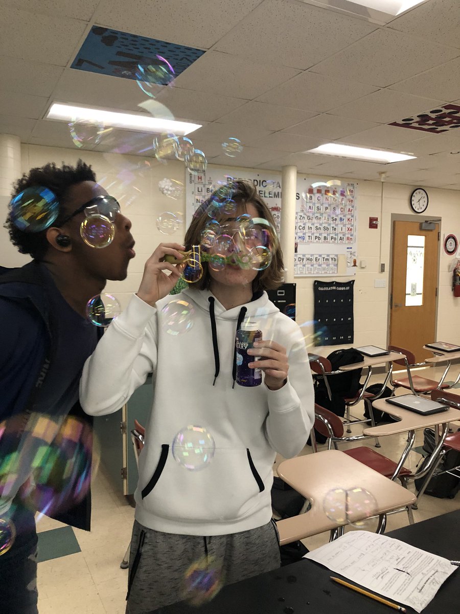 NP_AEast's tweet photo. Learning the difference between physical and chemical changes by burning magnesium, mixing vinegar & baking soda, making Koolaid, and blowing bubbles!! #NewPalProud #ChemRules 🤓 https://t.co/oiV7LCKEXj