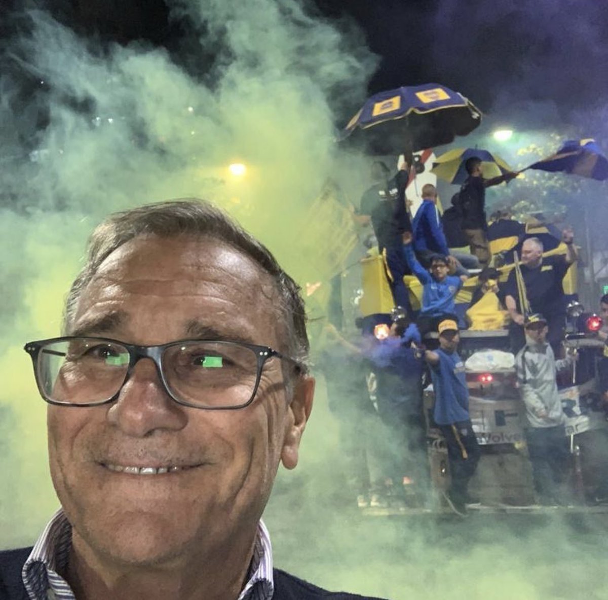 ¡Muy Feliz día del hincha de #Boca! 
Un abrazo para todos los que sentimos este inmenso amor por estos colores. ¡Aguante Boca! 💙💛💙
#DiaDelHinchaDeBoca