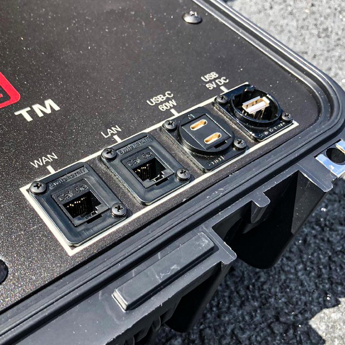 UTACglobal's tweet photo. 102 days until #UTAC2020—we're almost down to double digits! Everything we can showcase, we will! One of our popular products is the #FLYMOTION Mission Case LTE: the ruggedized #mobile #connectivity and #network kit. Contact us for more information! https://t.co/r82fCCJegS https://t.co/E3tAqyOCDN
