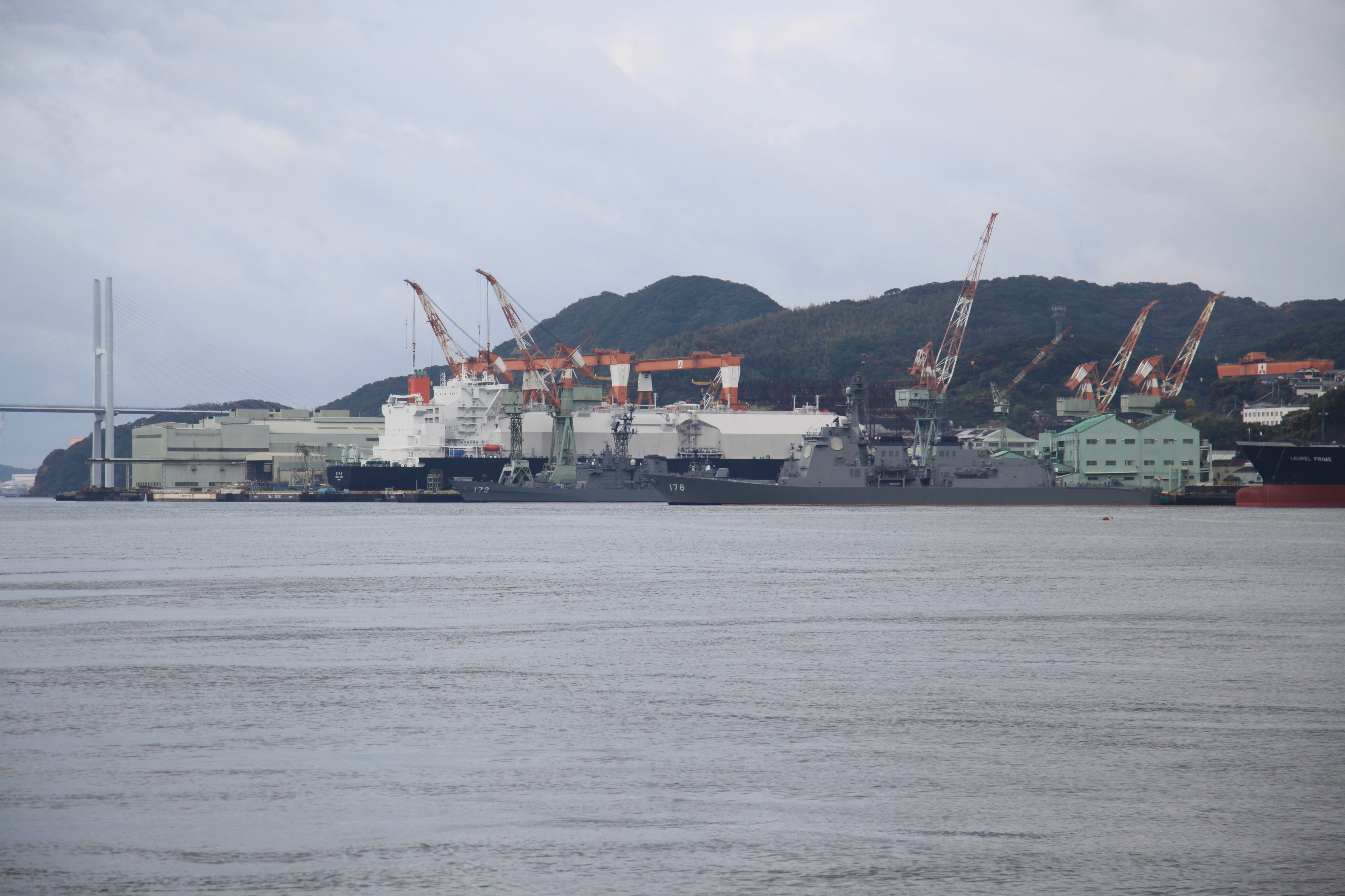 たび 戦艦武蔵つくったとこが って驚いてる人がいたけど 戦艦武蔵を作ったのは三菱重工業長崎 造船所 写真1枚目 で 今回の記事に出てるのは三菱重工業長崎造船所 香焼工場 写真2 3枚目 の方ね T Co Urjgggv305 Twitter