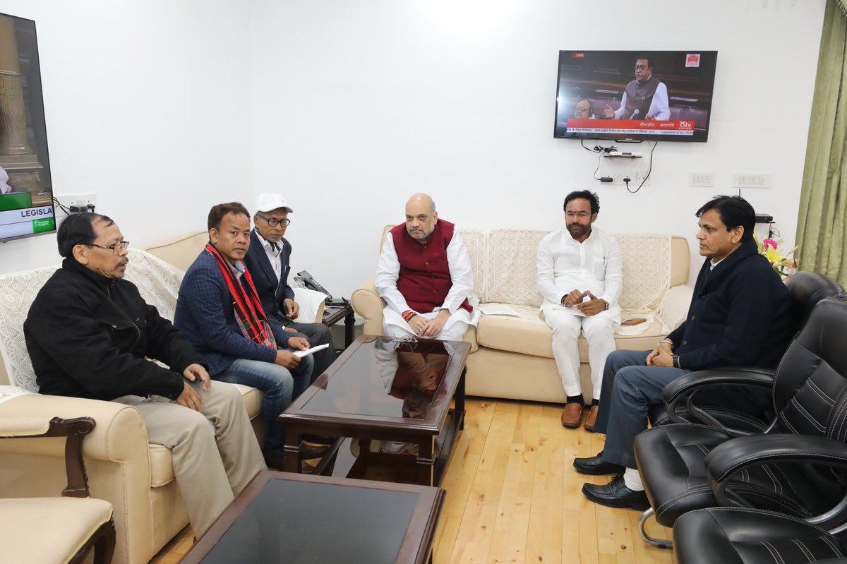 AmitShah's tweet photo. Met with delegations of IPFT and Joint Movement Against CAB from Tripura and discussed their concerns over CAB. Modi government will try to solve their issues in a positive way.

I thank them for their appeal to maintain peace and call off the strike. https://t.co/v9DUieriZN