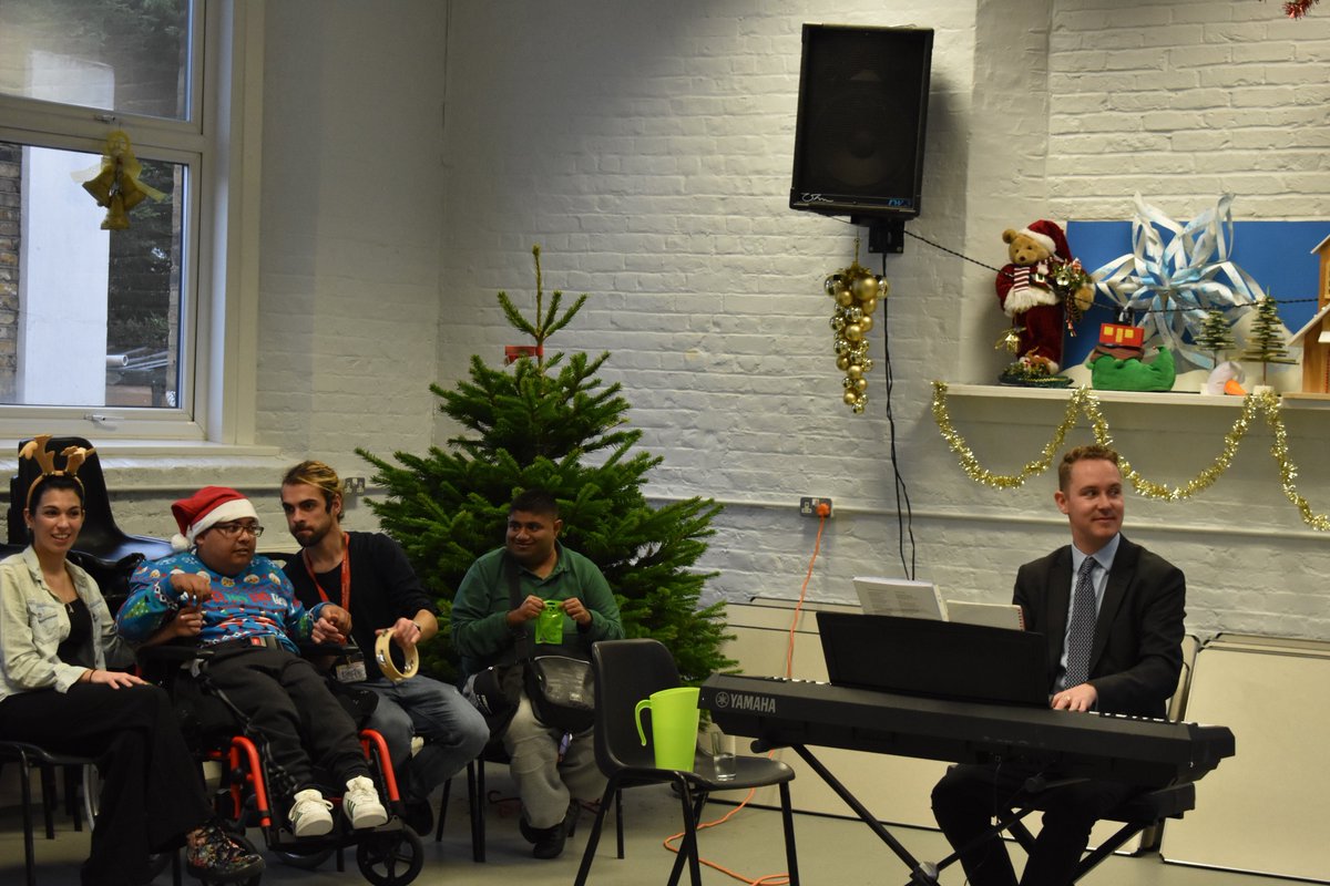 TowerProjectE1's tweet photo. Huge thank you to @tom_daggett for getting our New Dawn members, well and truly into the Christmas spirit with a Festive sing-a-long! Huge thank you for bringing huge excitement and smiles to the building this afternoon. #ChristmasSpirit #TowerProject #Singalong https://t.co/WCPTyxrsjt