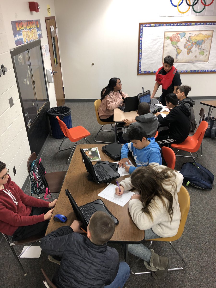 MrMcVayGTJMS's tweet photo. Make Student learning meaningful. Allow Peers to teach each other.  Students are rotating around the room hearing experts about different areas of India https://t.co/hOG9uHHiOB