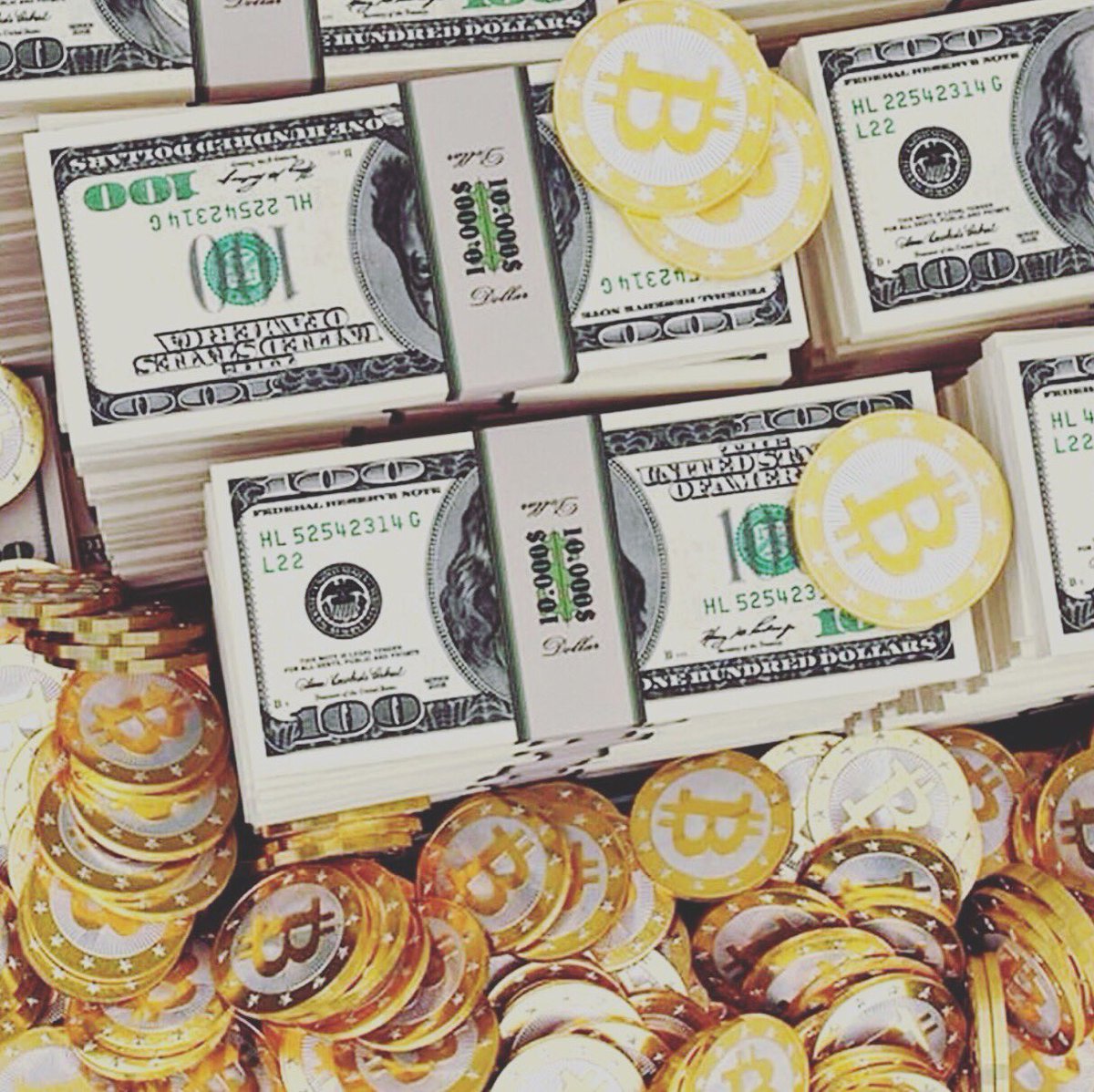 RedReview2's tweet image. Make $500-$2000 dollars a week online from home and oive the life you want just click the link 
howtomakemoneyonline2020.gr8.com