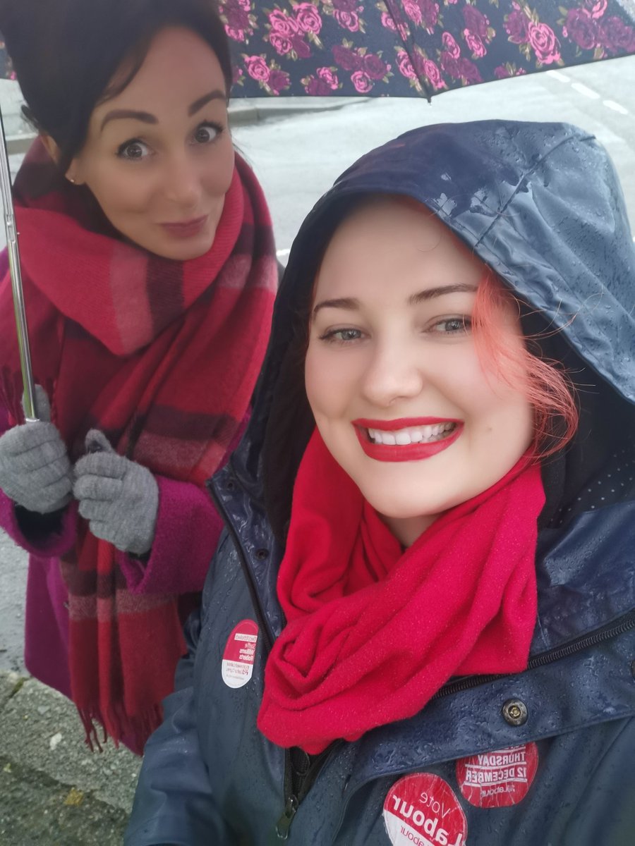 mhdurie's tweet image. It's raining, it's pouring and we're having a ball getting out the vote for Labour 🌹#labourdoorstep #GE2019