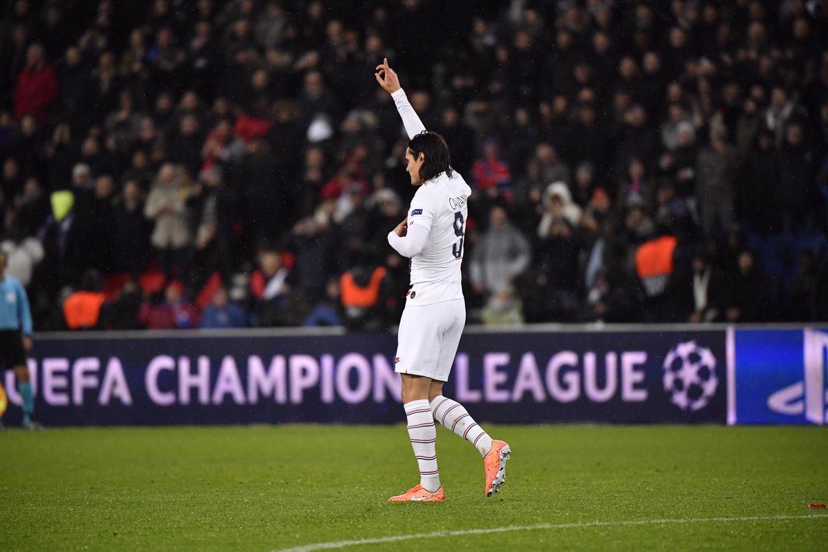 Inolvidable ver y sentir lo q paso ayer en el Parque🙏❤ Lo llevaré eternamente conmigo. 🔴🔵 #ICICESTPARIS
Indimenticabile vedere e sentire quello che é successo ieri nel Parc. 🙏❤ Lo portaré eternamente con me. 🔴🔵 #ICICESTPARIS
