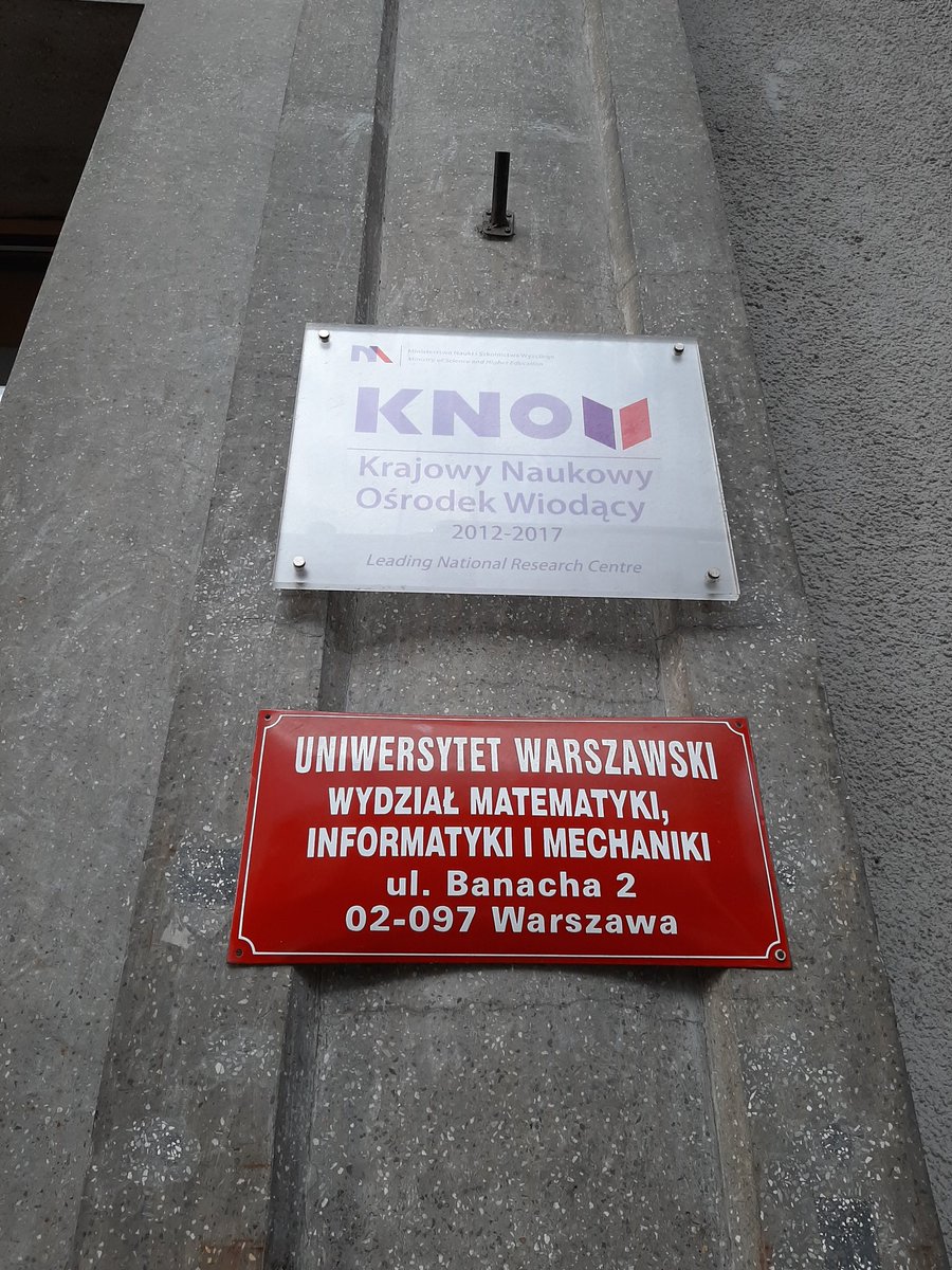 Coni777's tweet photo. Last day visiting the maths institute at Warsaw University. Intense working days with great company! #maths #research #andersonlocalization #academiclife #womeninmaths https://t.co/h0D8n3eI8N