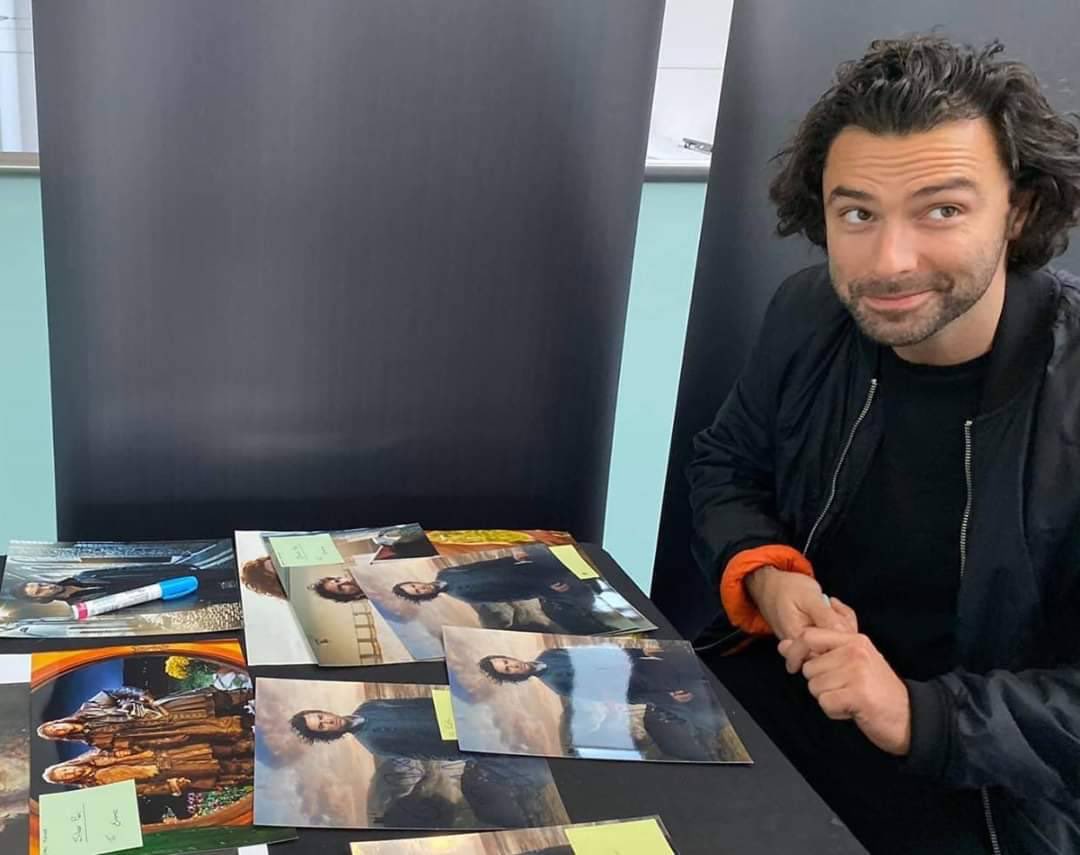 Hi #AidanCrew 💕another pic of #AidanTurner at #wcc2019 💖thanks to :237 Signings on Facebook and @AvA_Candide 💕have a great day 😘