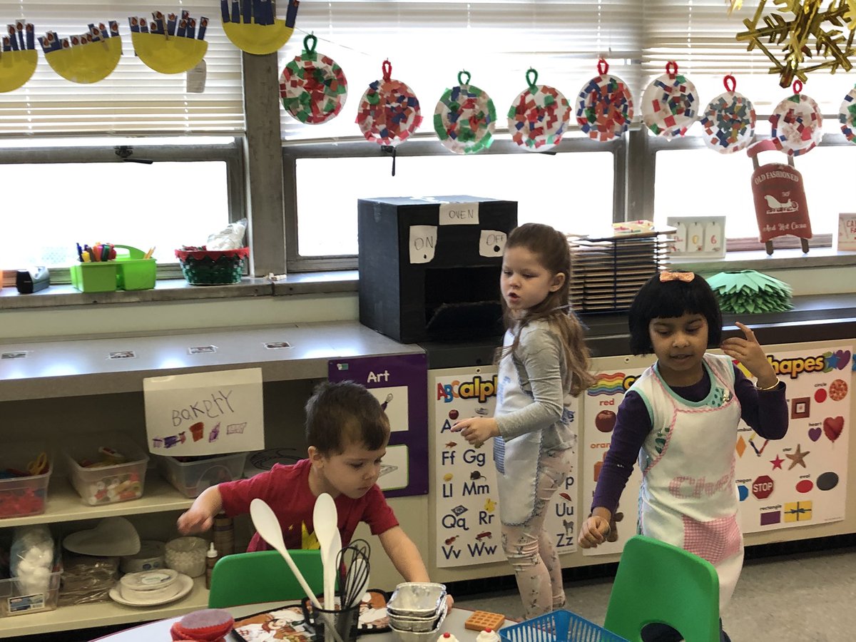 projectbefore1's tweet photo. Ms. Ana, one of our new teachers at Selover is having so much fun with her students during her Grocery Theme! My favorite is the Shop Rite delivery truck! #toolsofthemind #playplanning https://t.co/RB5r5wcbGy