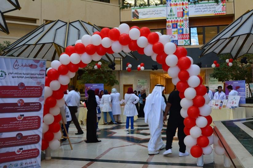 lab18kau's tweet photo. جانب من فعالية #قطرة_دم باشراف قسم امراض الدم مع طلاب وطالبات تقنية المختبرات #LAB18KAU https://t.co/KiCpW0dNm2