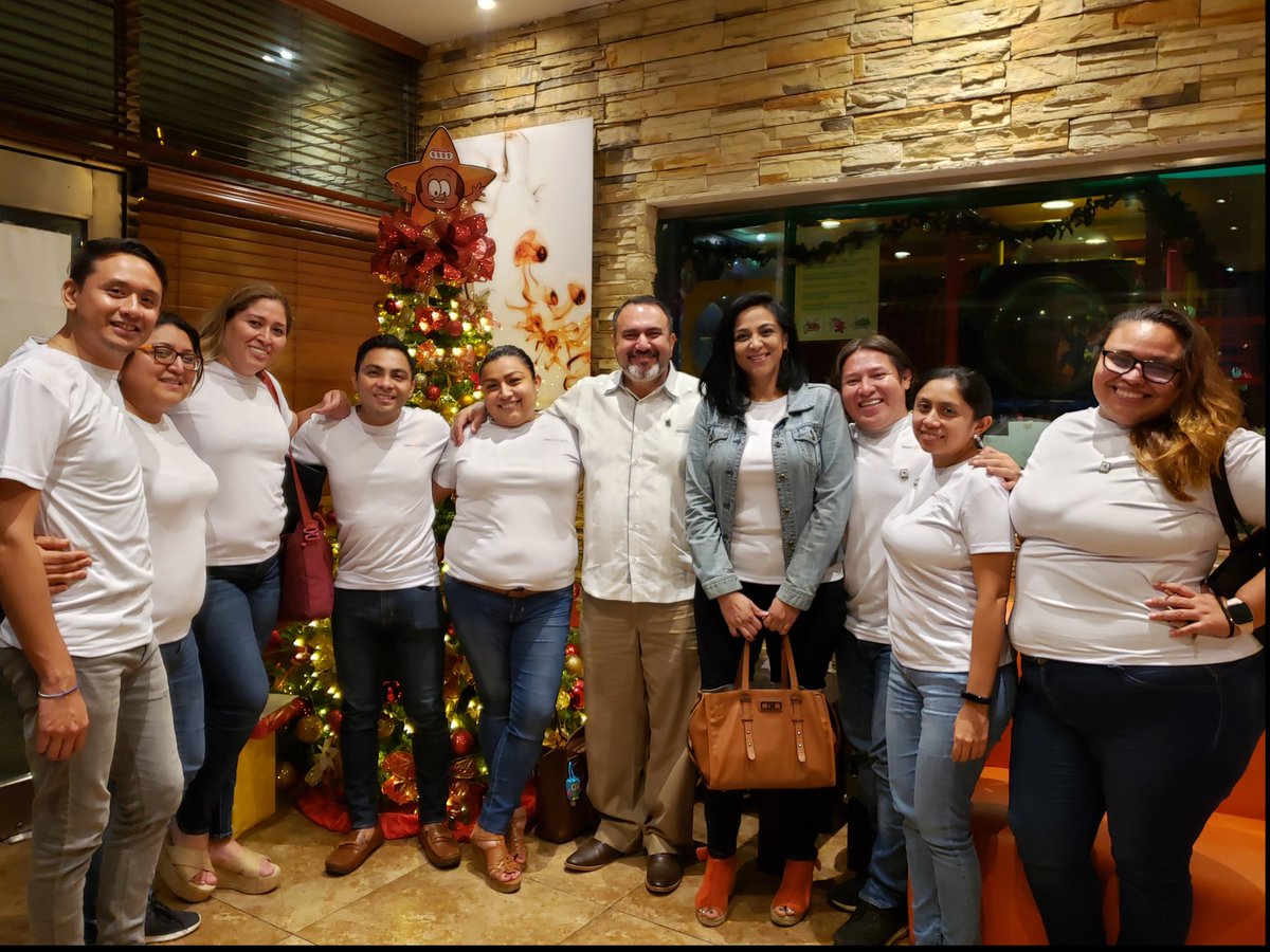 cryaaxche's tweet photo. Ayer en sesión ordinaria tuvimos la vista oficial de @ilpeniche Gobernador Rotario del Distrito @rotarios4195 

En la asamblea previa se eligió a la LAF Renata Cascio González como presidente 2020 - 2021 

#Rotary #CRMéridaYaaxché #Mérida #Yucatán  #RotaryMéxico #rotarios4195 https://t.co/nNtm4LMhLY