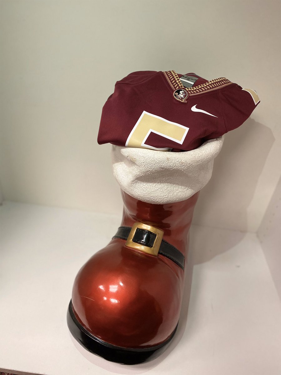 The best week of the year #SantasBoot is Back 

RT to win an autographed jersey by Jameis Winston