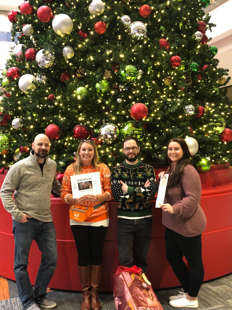 vastly_digital's tweet photo. Our Austin office split into 3 teams this week and took part in the Christmas Angel Tree program @BartonCreekSq . It's an amazing program that provides presents for underprivileged kids.

#TeamMcClane
#CompanyDotCom https://t.co/bZwgfvTBzG