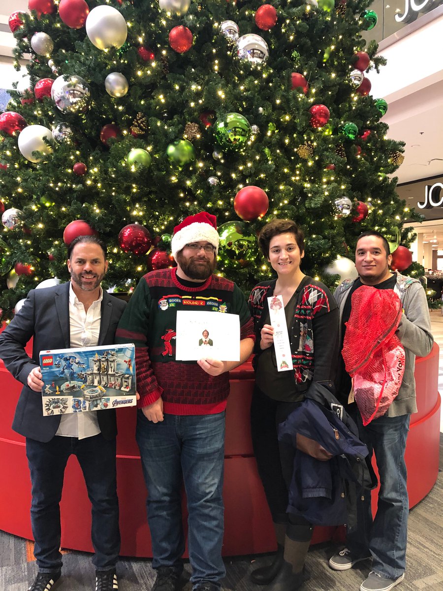 vastly_digital's tweet photo. Our Austin office split into 3 teams this week and took part in the Christmas Angel Tree program @BartonCreekSq . It's an amazing program that provides presents for underprivileged kids.

#TeamBuddyTheElf
#CompanyDotCom https://t.co/zyph8U7Hfz