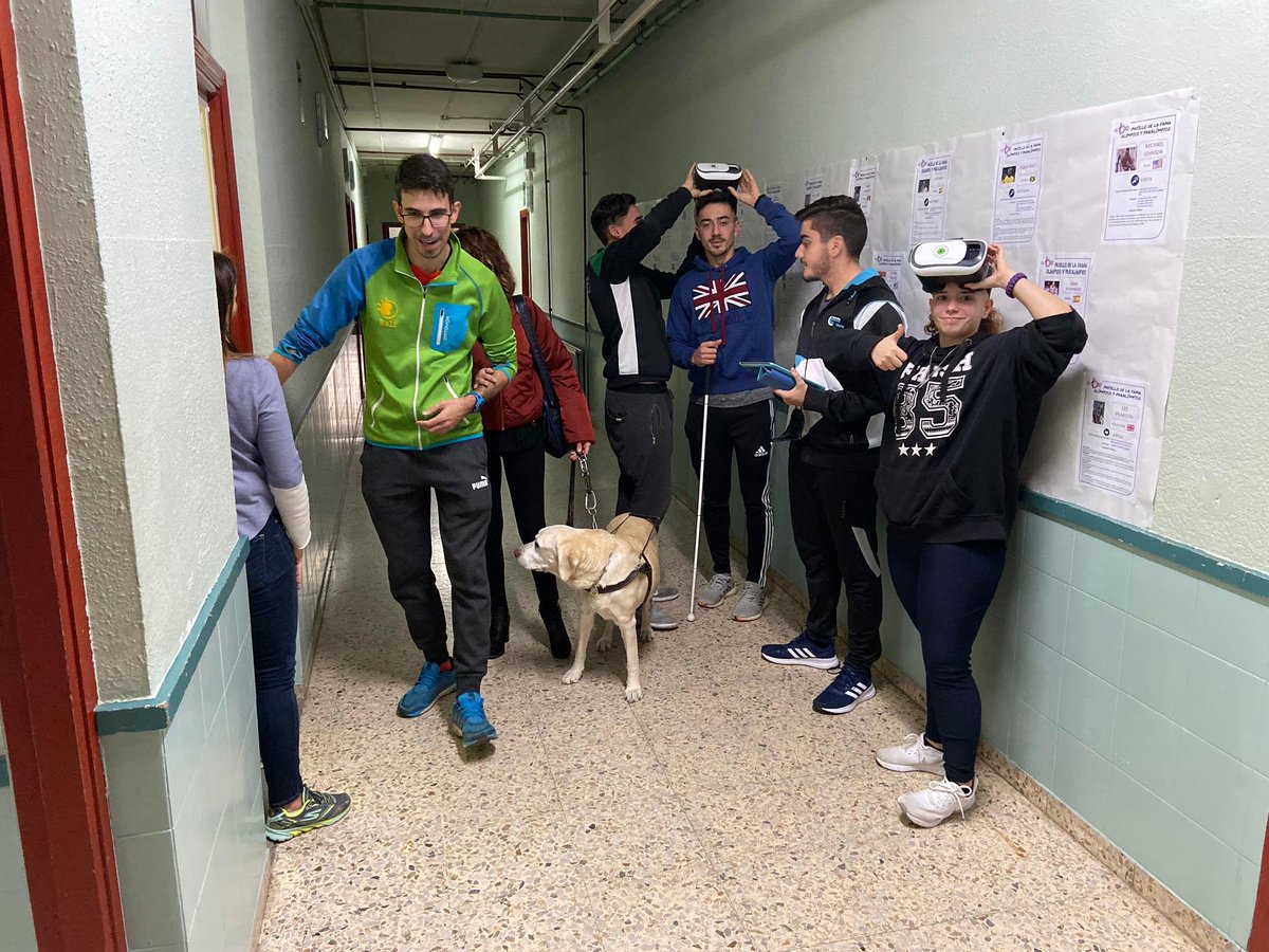 educacyl's tweet photo. En @IES_Mateo: Hoy trabajamos la Inclusion con la actividad: Práctica con baja visión #education #CentrosEducacyl #TSEAD https://t.co/csGGsDajhf