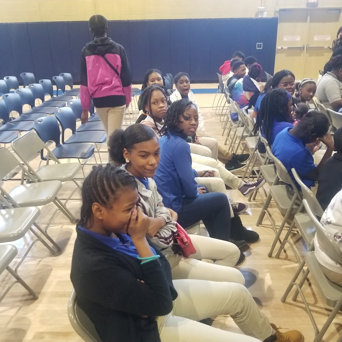 CounselorClark1's tweet photo. @McKinleyMiddle  Thank you @GoDCPhelpsHS for the Anecdotal Engineering Day.  #middleschool  #rocks https://t.co/UygpkgFt73