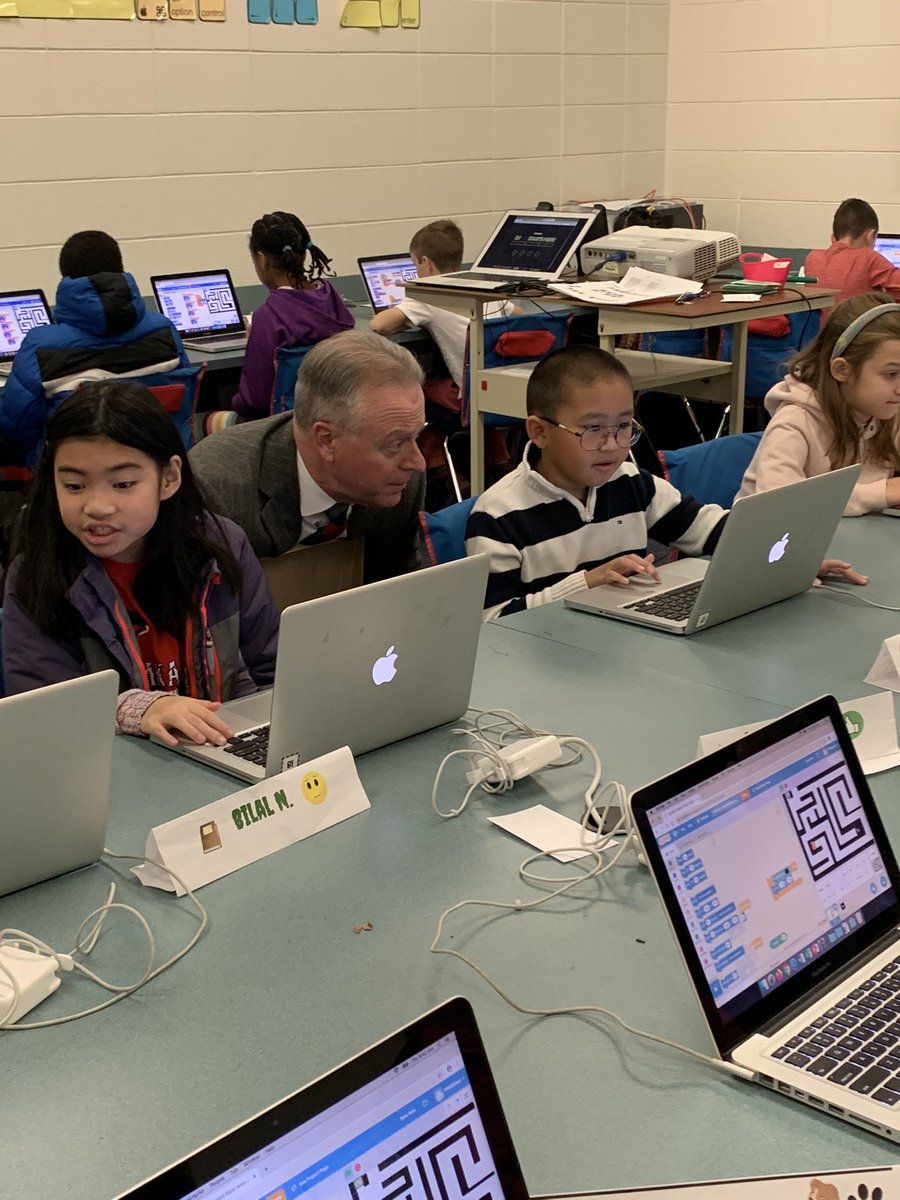 hcpssoit's tweet photo. 4th graders @hcpss_pres teaching @mjmsuper how to debug and code in Scratch! #hoc2019hcpss #codingisfun #cs4good https://t.co/dF6p2hwZ1r
