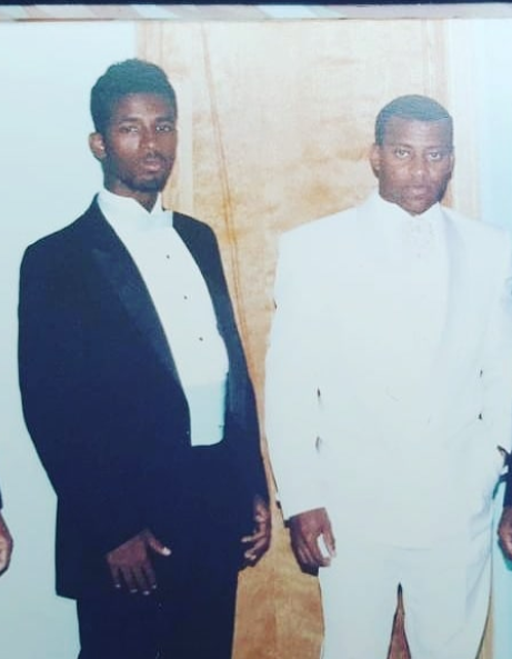 xxtechn9nefans's tweet photo. TechN9ne: 19 yr old Tech N9ne with his mentor #UNCLEIKE HA HAAAAA Caaan youuuu staaand thaaa rain lookin ass BOI! 🤣 https://t.co/TAX6sRDN7B
