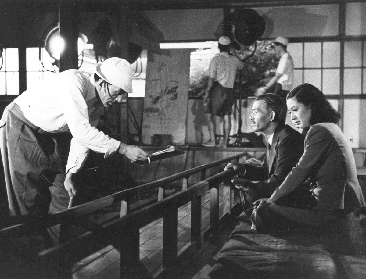 js_film_nyc's tweet photo. Today is #YasujiroOzu's day (Dec. 12, 1903-Dec. 12, 1963). The young director at age 8, wearing a sumo "mawashi" he made himself, and with Setsuko Hara and Chishu Ryu.
(c) Kamakura Bungakukan https://t.co/wmoUF8npbe