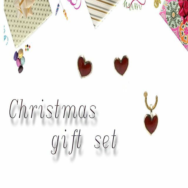 giampourasjewel's tweet image. Make yourself a gift with Christmas 🌲 gift set⁠❣️
#giampouras #redheart #bundleset #earringspendant #giftset #christmasgifts ift.tt/2tbZ04e