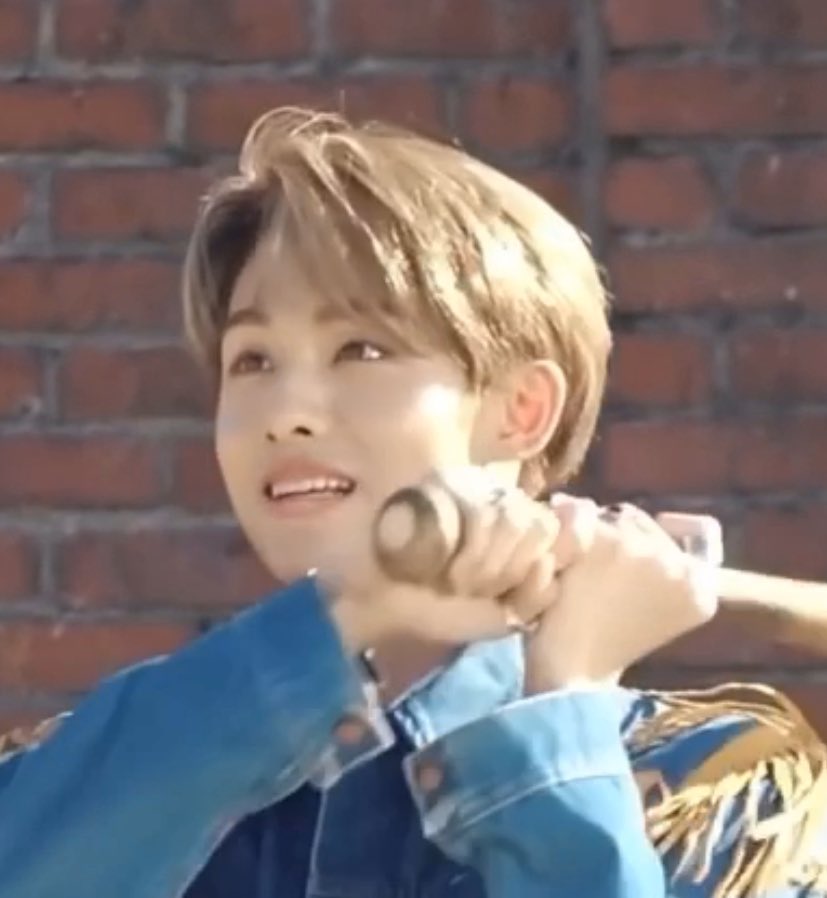 ตอน5-6ขวบ                     ตอน8ขวบ โตขึ้นตั้งเยอะ