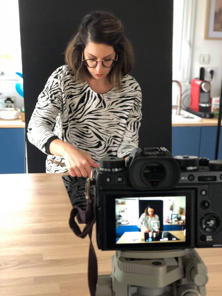 FoodAndCom_Tlse's tweet photo. Deux jours de #shooting anti-gaspi pour réaliser le calendrier 2020 de l’un de nos clients 📸🍳🍫 
On aime 🤓 https://t.co/0QpI96ZirU
