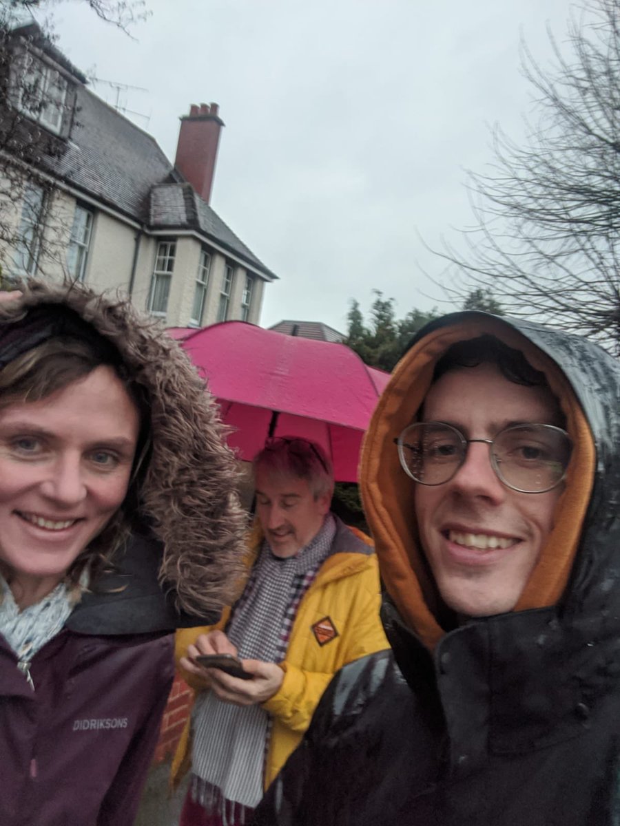 It's horrible out there but we are out there knocking
#henley #GeneralElection2019ً #VoteNotTory #BrighterFuture