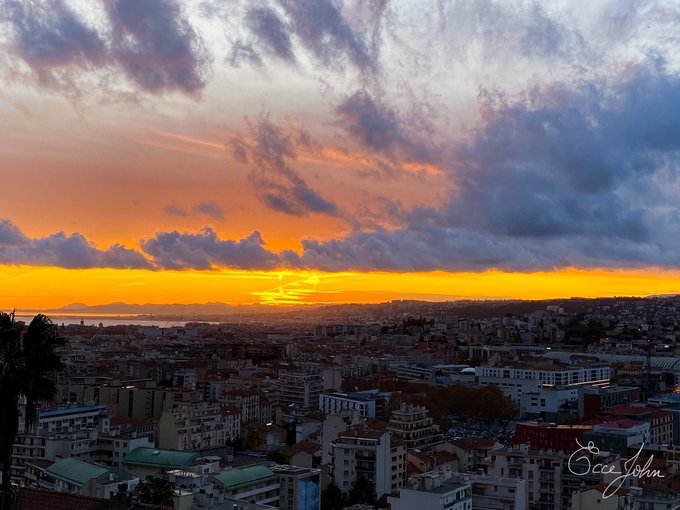 Etiqueta Coucher Al Twitter