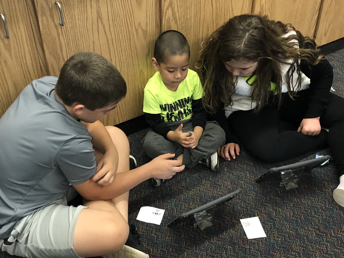 MissIsselhardt's tweet photo. Hour of Code with our little Pre-K buddies!  #celebratelps #HourOfCode @CitrusSchools @LecantoPrimary @bonniesue0613 https://t.co/JZjZ3Sj6gI