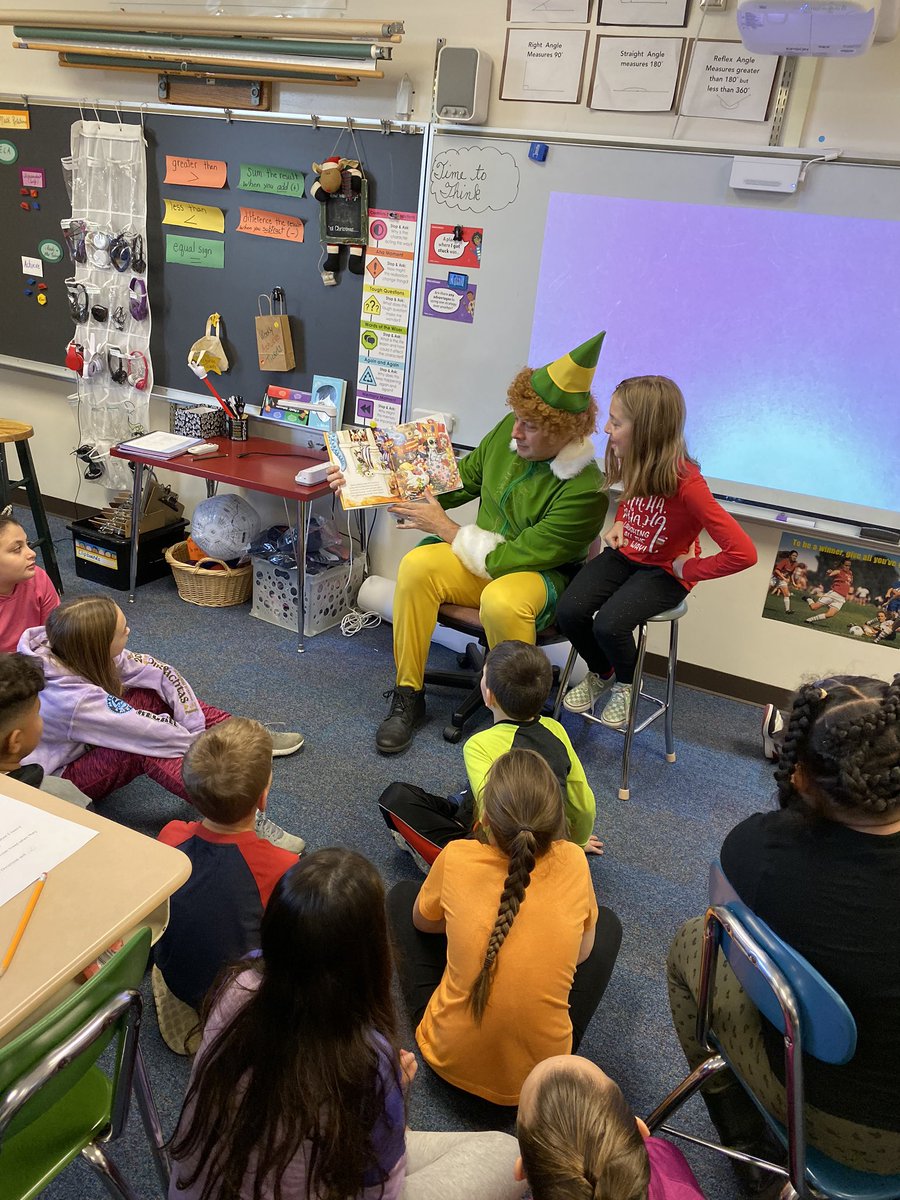 khab27's tweet photo. The Elf came to read to Ms. Hammondโs 4th grade class! #amazingparent https://t.co/7eaDH0nbFr