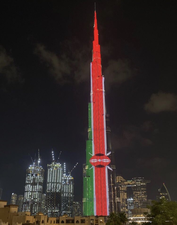 Beautiful Burj Khalifa lighting up the Kenyan flag for #JamhuriDay2019 🇰🇪.