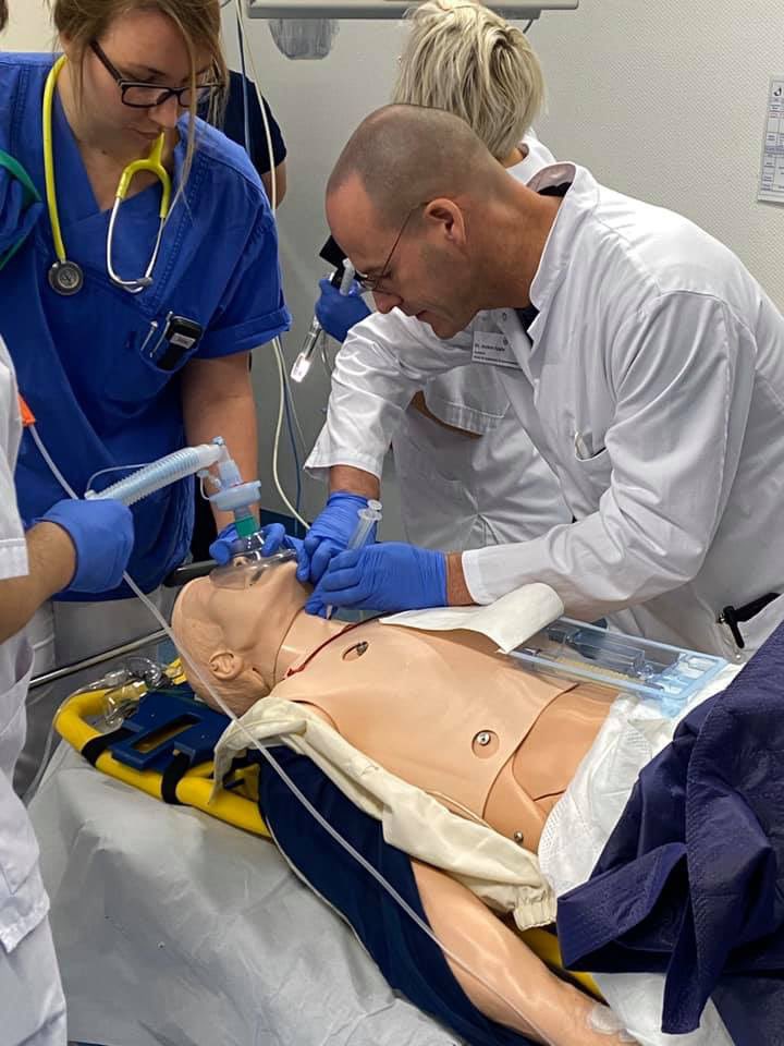 Gestern und heute war das #megamed_notfallmangement Team zu Gast im #vincentiuskrankenhauskarlsruhe zwei Tage #schockraumsimulation #traininrettetleben #traumateam #traumaversorgung #schockraum #schockraumtraining <a href="/gliwitzky/">Bernhard Gliwitzky</a>