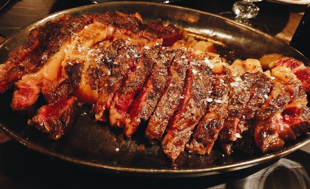 En la zona de Las Tablas, puedes encontrar un restaurante ubicado en un entorno muy agradable con un producto de alta calidad que nos ha encantado:  Restaurante La Borda del Mentidero. Os invitamos a leer nuestra última visita buff.ly/2LMwVqC #Madrid #restaurante #brasas