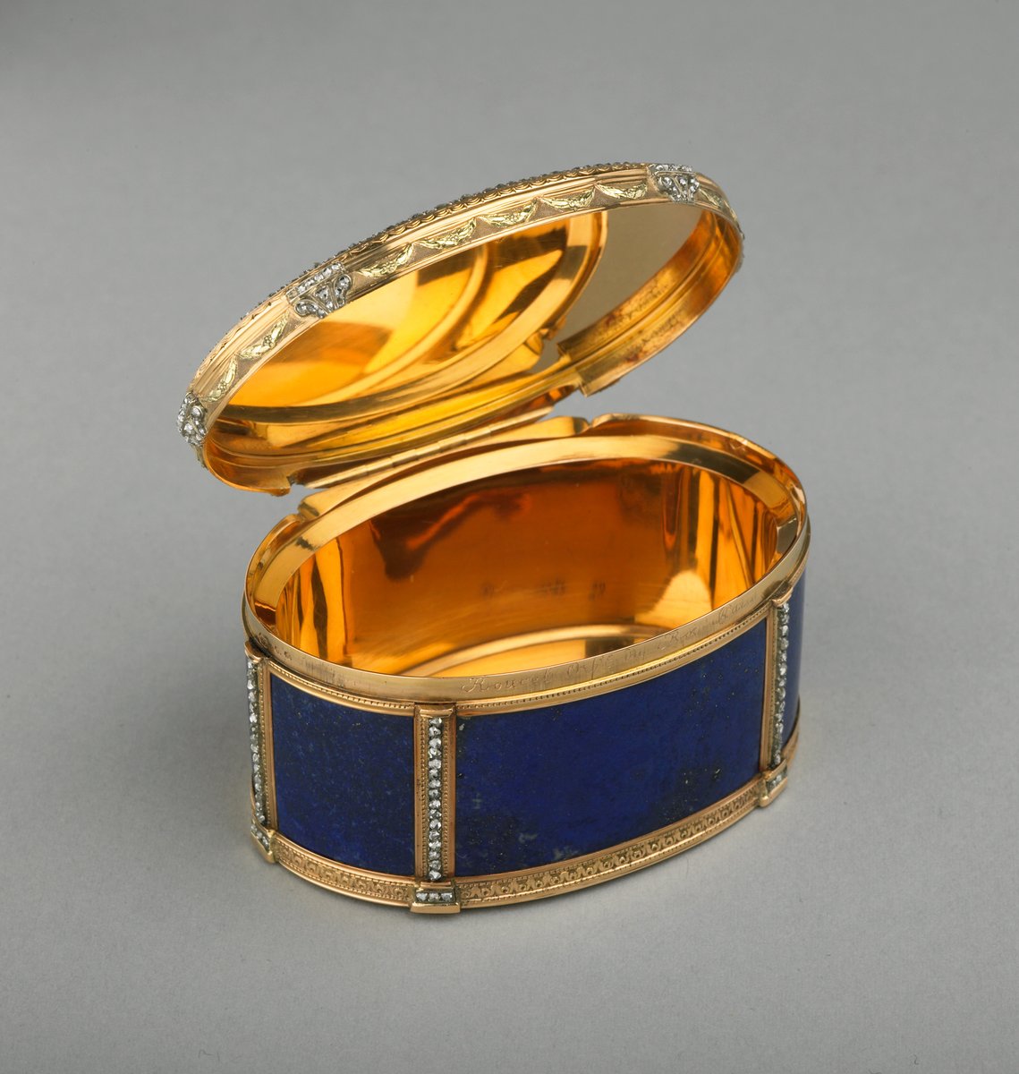 WallaceMuseum's tweet photo. Join us tomorrow afternoon for a lecture by #AshokRoy, as he focuses on the colour blue, and in particular #lapislazuli, the beautiful semi-precious stone which has been a prized source of colour from ancient times.
Book your tickets here: https://t.co/BY0ZCQQTDV https://t.co/1UT1f3g5ZV