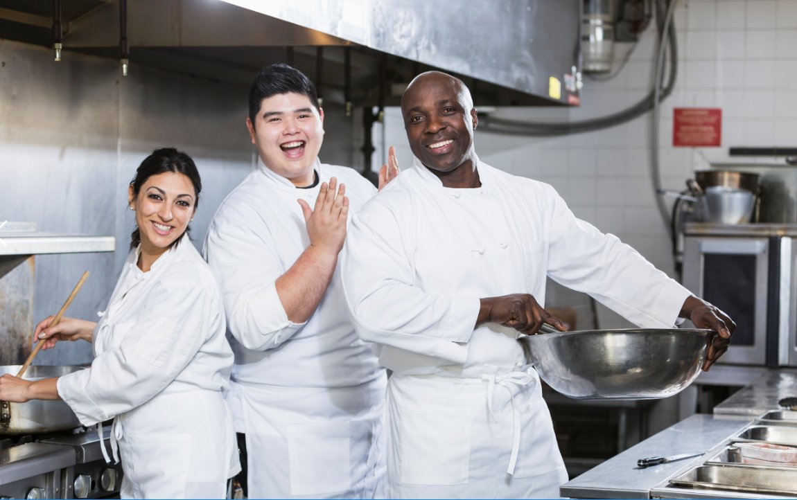 DoingBusinessGC's tweet photo. We’re making a list (of #caterers from underrepresented groups &amp; #catering #socialenterprises in the #Prairies, #NWT &amp; #Nunavut) and checking it twice! 🎅✍📜 RSVP to our Letter of Interest and you may be included in this exciting #BusinessOpportunity! https://t.co/OIgh6jPiOT https://t.co/veonkqPb2y