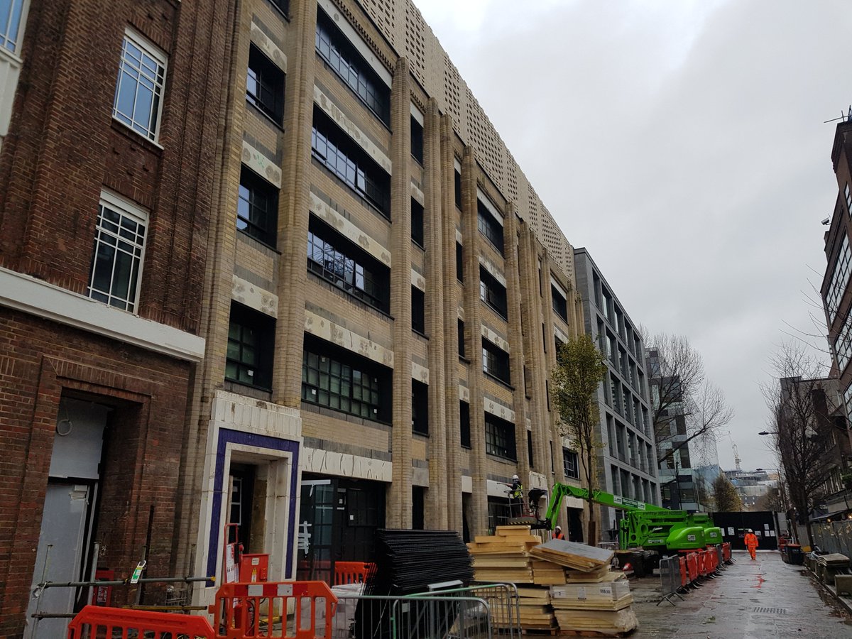 propakglazing's tweet photo. 80 Charlotte Street progressing well! 
#winning https://t.co/Xj7mNNNYtR