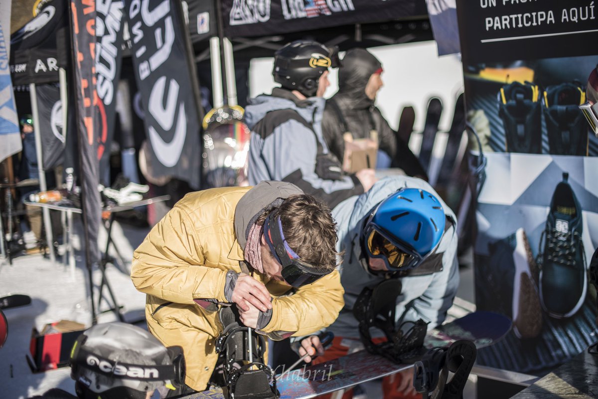 Astunesqui's tweet photo. Más de 30 marcas de snowboard se darán cita en la estación este fin de semana.
¿Te lo vas a perder? #SuperTest2019 #Astún #snowboard #testmaterial #dj... https://t.co/7O33KY90zJ