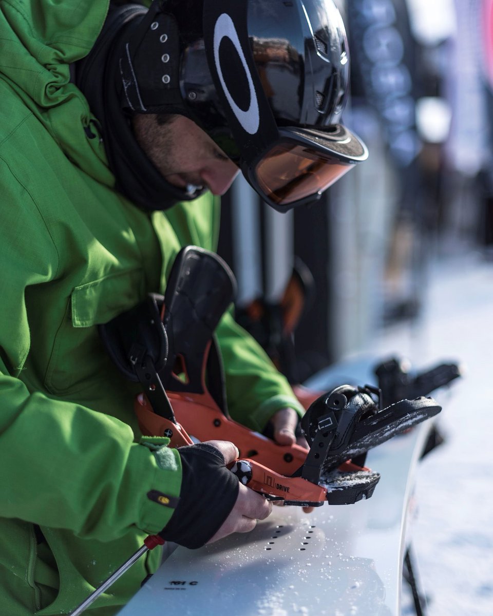 Astunesqui's tweet photo. Más de 30 marcas de snowboard se darán cita en la estación este fin de semana.
¿Te lo vas a perder? #SuperTest2019 #Astún #snowboard #testmaterial #dj... https://t.co/7O33KY90zJ