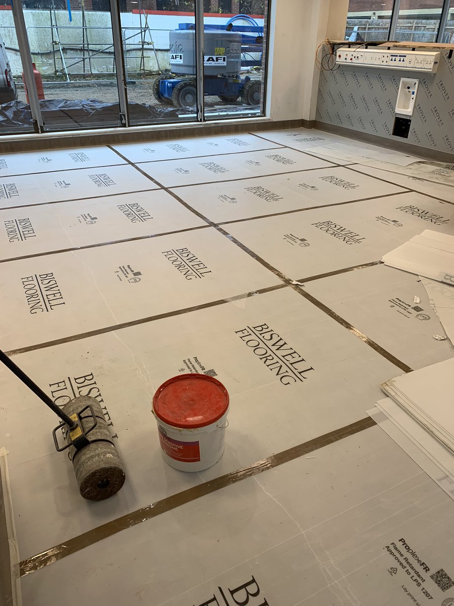 Finished fitting renal bays at new health centre. <a href="/TarkettUK/">Tarkett UK</a> <a href="/ARDEXUKFlooring/">ARDEX UK - Flooring</a> . It seems appropriate to be protecting a hospital before going out to vote #GeneralElection2019