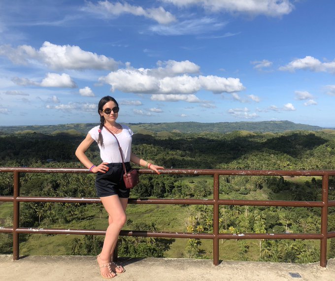 Hey, guys 😘 how are you ? 😛 I&rsquo;m very good  and I wish you a very good day/evening/night 🥰 #natalygold<a href="/tag/vacation"class="tags"><span>#vacation</span></a><a href="/tag/philippines"class="tags"><span>#philippines</span></a><a href="/tag/chocolatehills"class="tags"><span>#chocolatehills</span></a><a href="/tag/natal"class="tags"><span>#natal</span></a>
