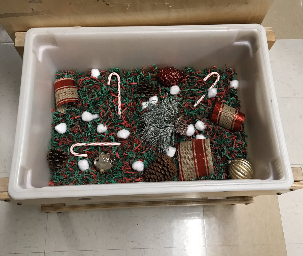 ReidKaylea's tweet photo. Pre-K is loving the Christmas sensory bin.🌲❤️ Learning is fun when you can touch, feel, and see different things. #ThisisWalker #Prek #Christmas @CISDWalker @readinglab15 https://t.co/5Ksa0vyqtk