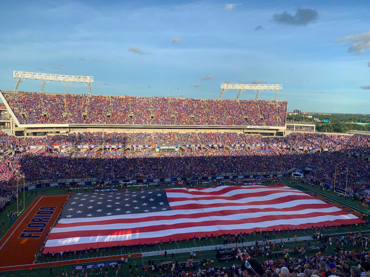 destination_fan's tweet photo. 🏟️FanDestination Article - Five Most Intriguing Non-CFP Bowl Games: - https://t.co/Dp2ivUABNi  

#cfb #collegefootball #fandestination https://t.co/GioGnOK7IG