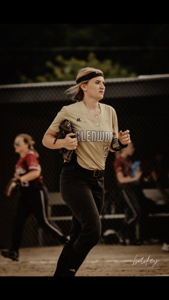 HaylleeSell's tweet photo. Blessed to have received an offer to continue my softball and academic career at Peru state! @PSCBobcatSB @StantonKylee https://t.co/dX81Cy1skN