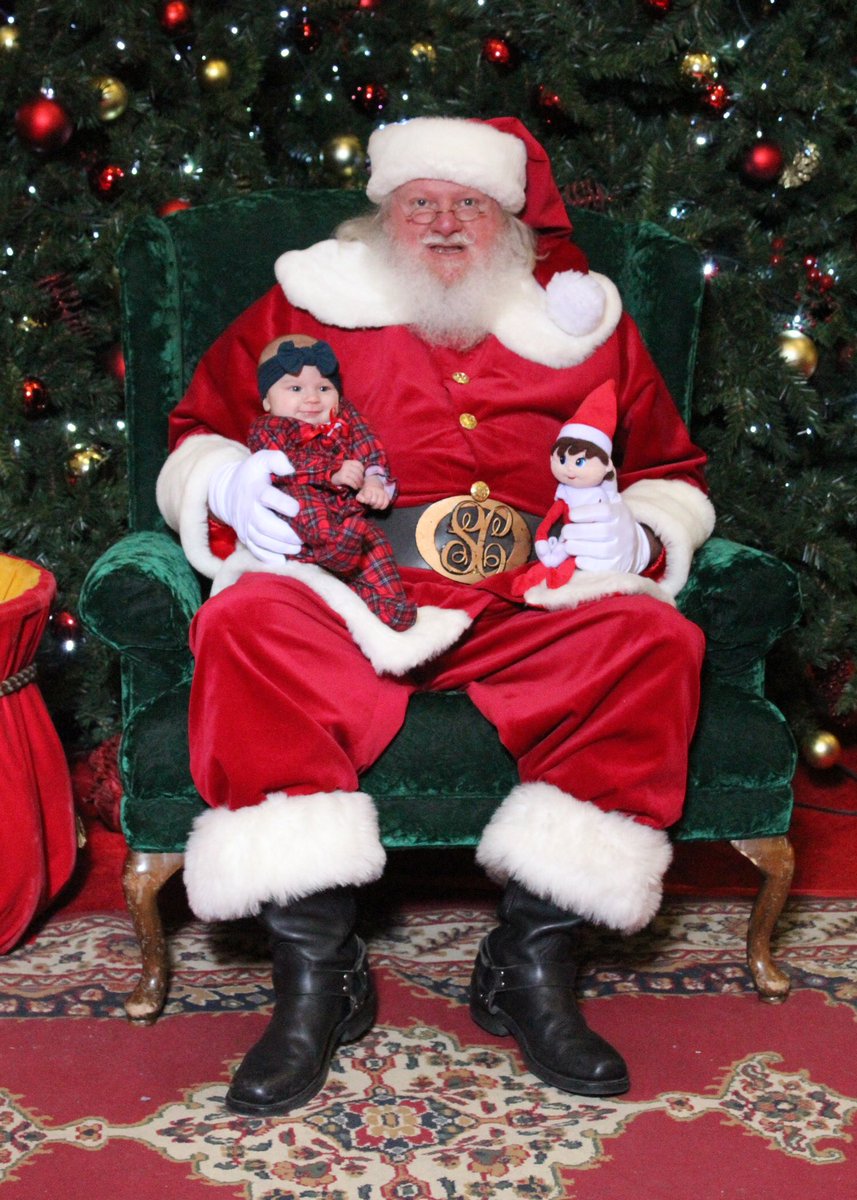 AndrewIsler's tweet photo. #ceceisthebb #santa #firstvisit https://t.co/r8ilUVzpLo